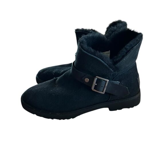 UGG romely short buckle in Black Shearling 6 - Picture 4 of 9